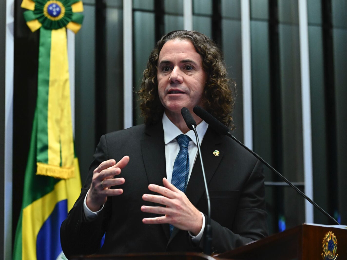 Veneziano considera isenção do Imposto de Renda anunciada por Lula um avanço na busca por justiça tributária