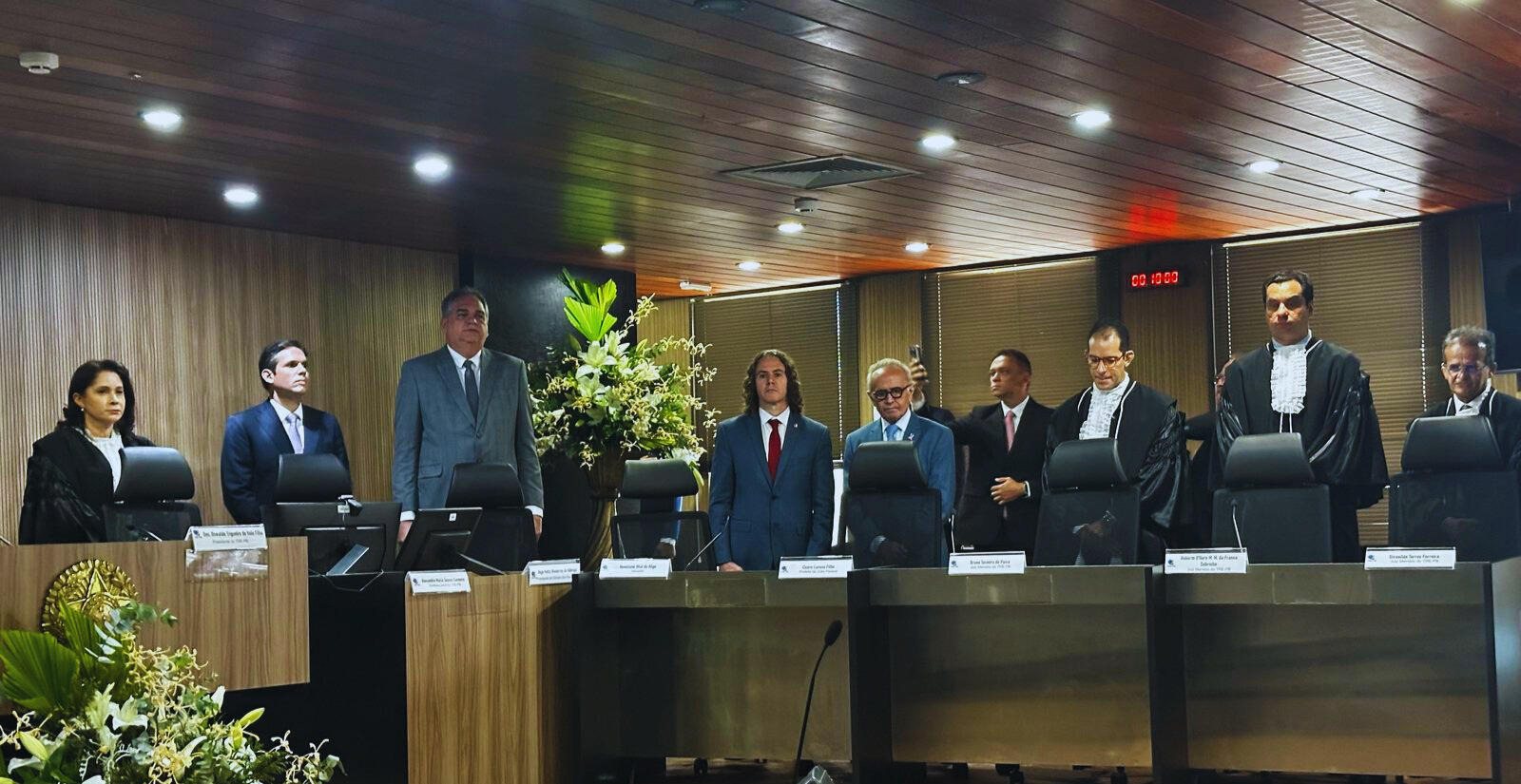 Veneziano prestigia posse dos novos presidente e vice do TRE-PB e deseja “mandato promissor” à nova Mesa Diretora