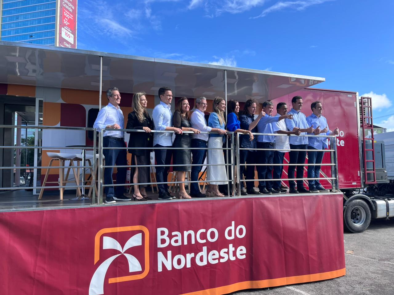 Veneziano diz que carreta do BNB em Campina Grande traz à população crédito facilitado e estímulo ao empreendedorismo