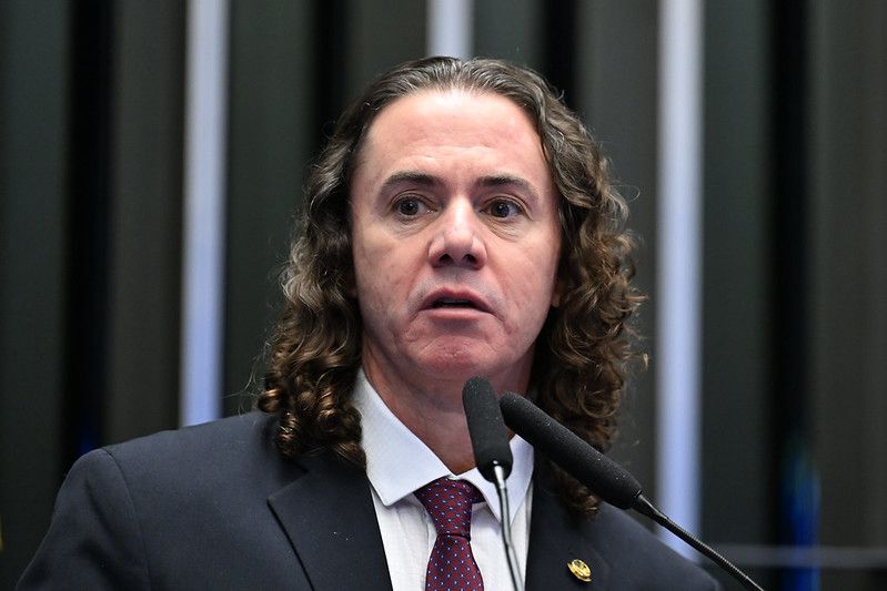 Veneziano cobra celeridade para definição do nome da oposição para o Governo em 2026