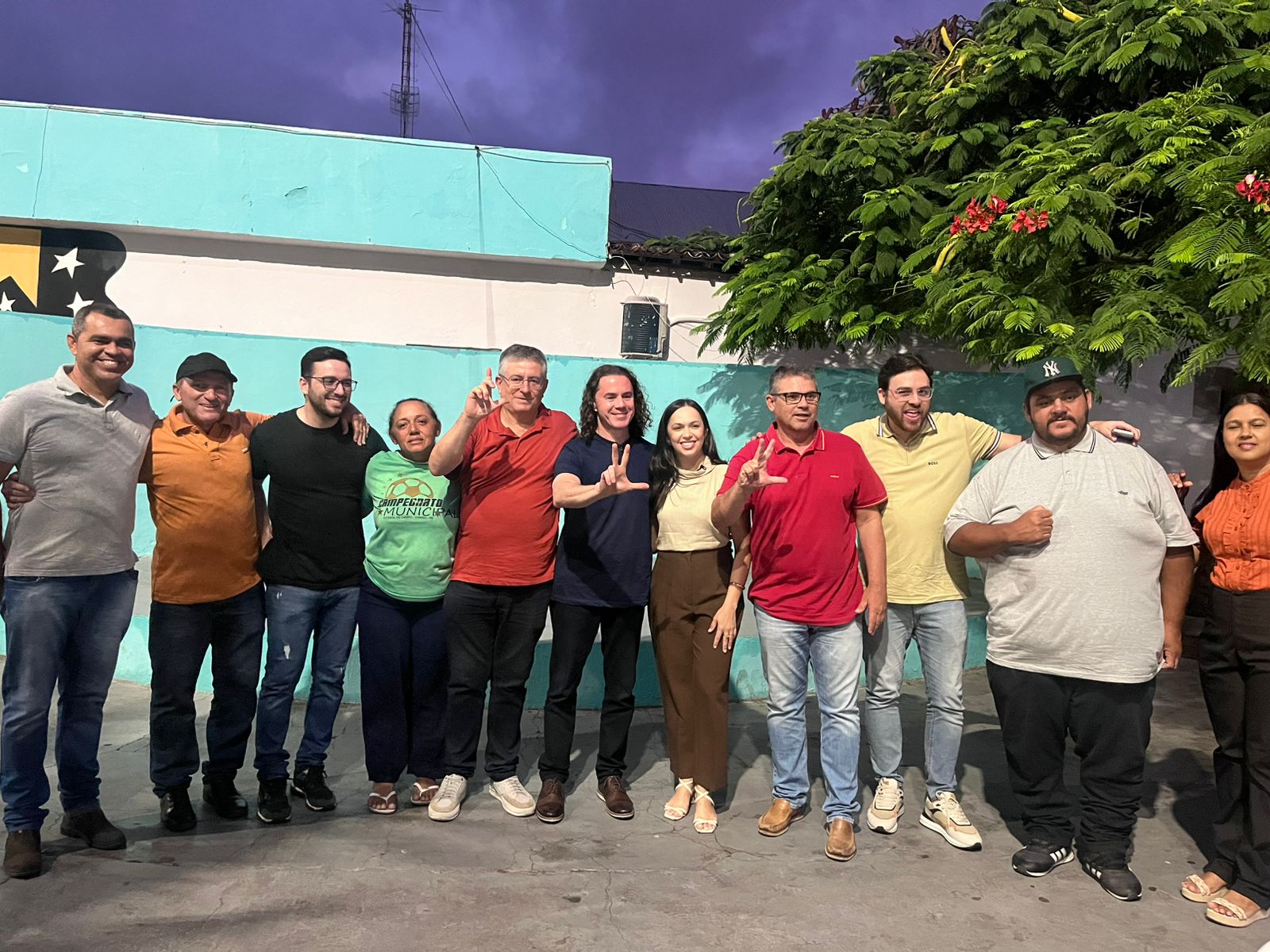 Veneziano entrega conjunto de máquinas no valor de R$ 2,3 milhões para ampliar e modernizar frota na cidade do Congo