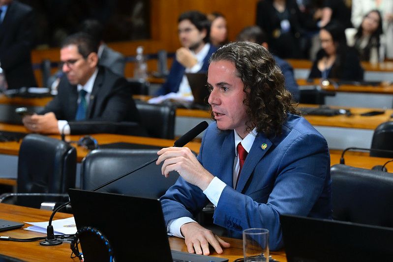 Relator setorial da Saúde para o OGU 2026, Veneziano garante esforço para a implantação de hospitais para autistas