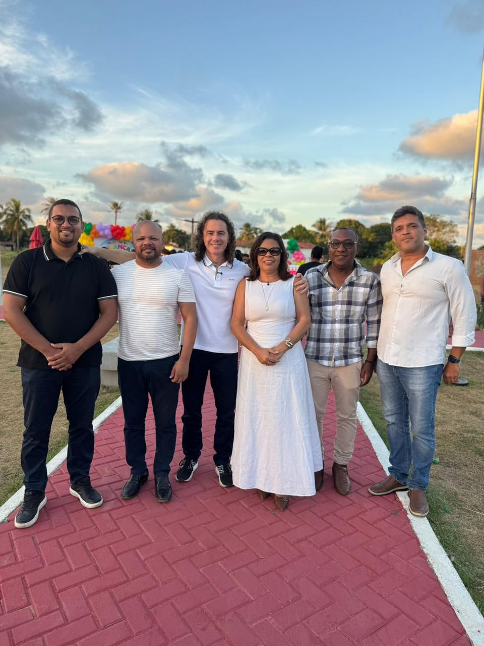 Veneziano participa de entrega de obras com recursos de suas emendas em Pitimbu e prefeita reafirma compromissos