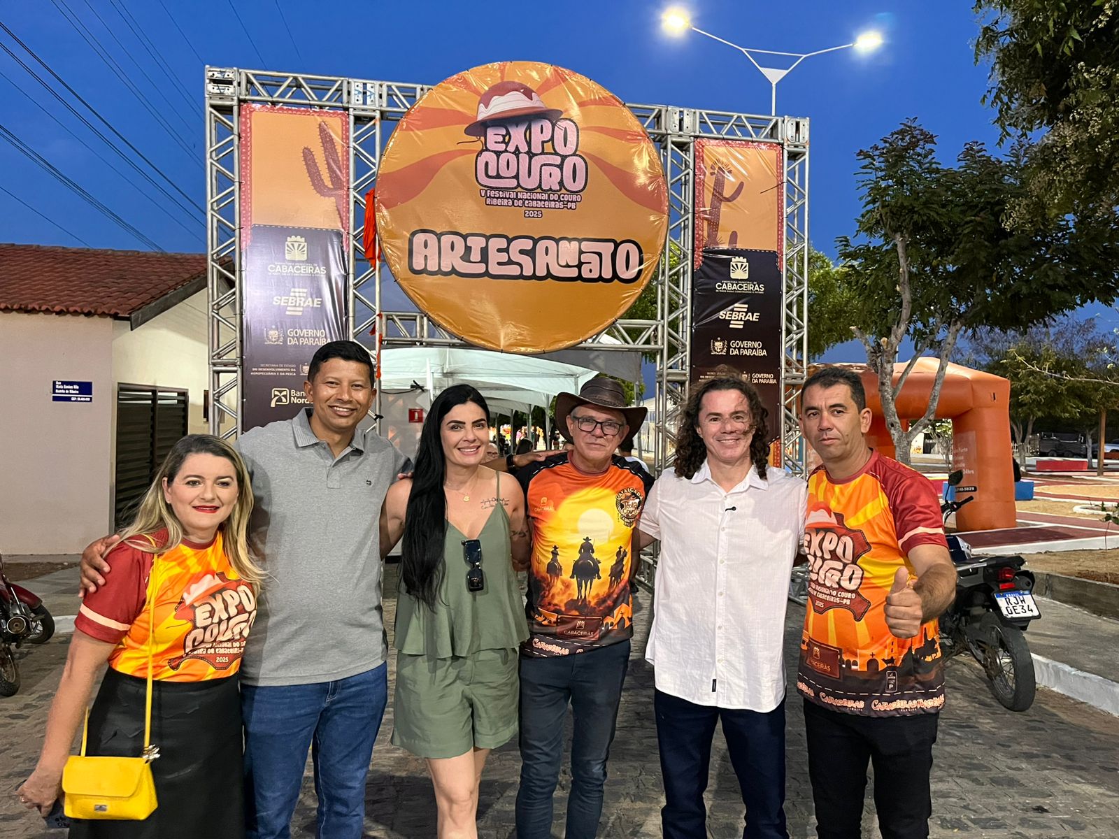 Veneziano participa da Expo Couro em Ribeira de Cabaceiras e destaca parceria com o prefeito Ricardo Aires