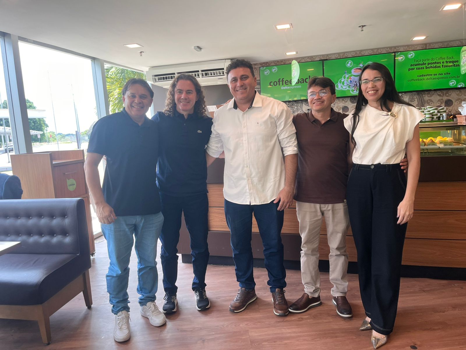 Veneziano recebe apoio à sua reeleição do vereador mais votado da história e de lideranças políticas de Itaporanga