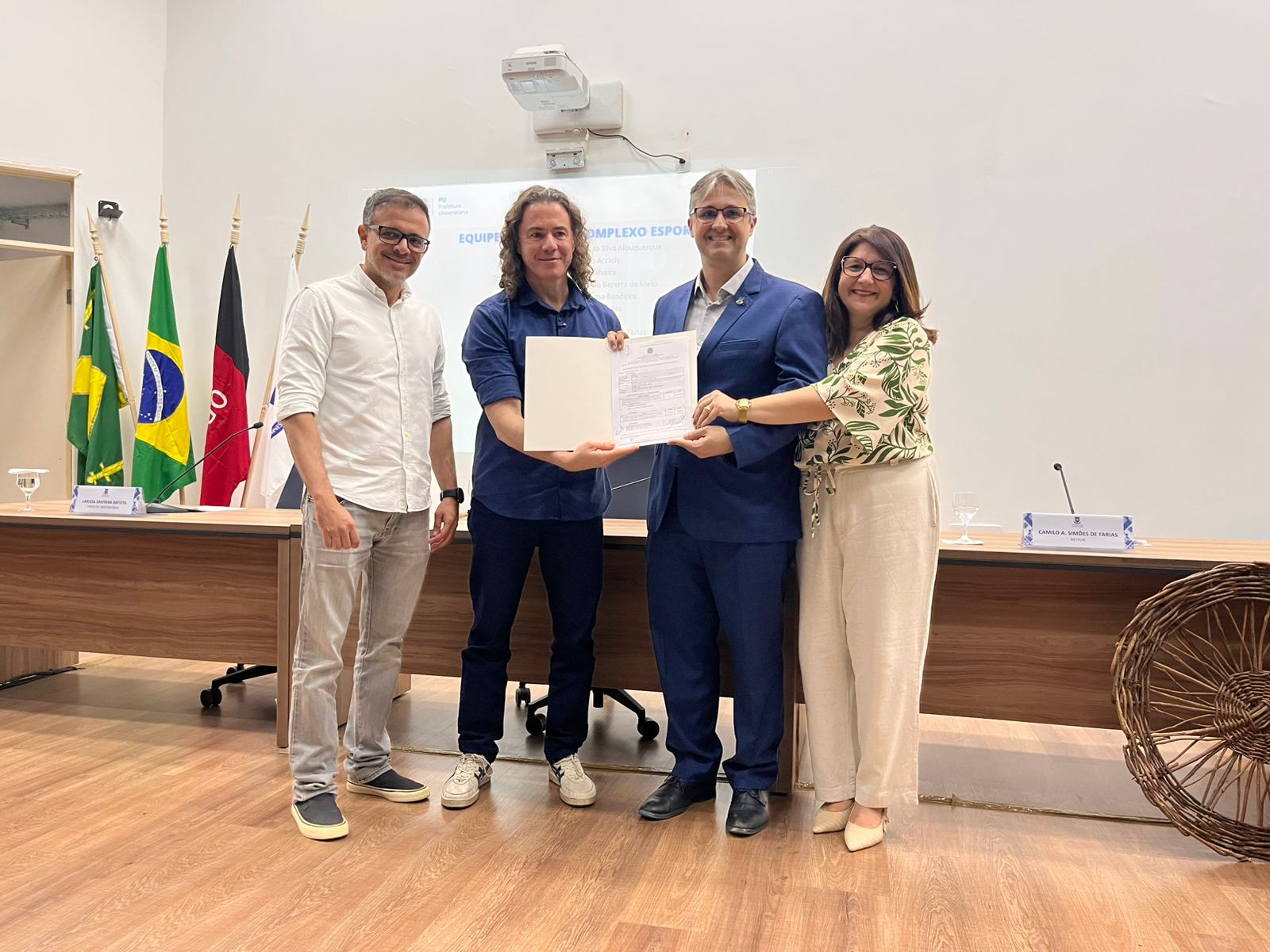 Veneziano participa da assinatura da Ordem de Serviço da maior obra da história da UFCG, articulada por ele junto ao governo Lula