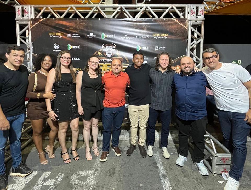 Veneziano participa da Festa da Carne de Sol em Picuí e reafirma compromissos com a gestão do prefeito Ranieri