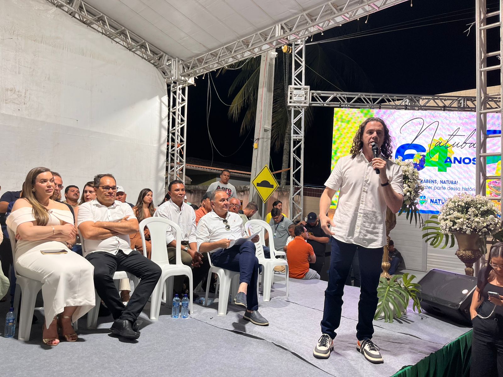 64 anos de Natuba: Veneziano inaugura hospital com recursos de suas emendas e destina ônibus escolar e R$ 1,9 milhão em pavimentações