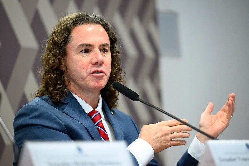 Veneziano anuncia posição contrária do MDB à proposta da dosimetria: “é assim que vamos nos posicionar na CCJ”