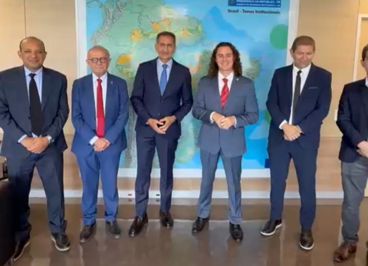 Ministro confirma a Veneziano, Cícero e prefeitos do Vale do Piancó proximidade da licitação para o 3º eixo da transposição na Paraíba