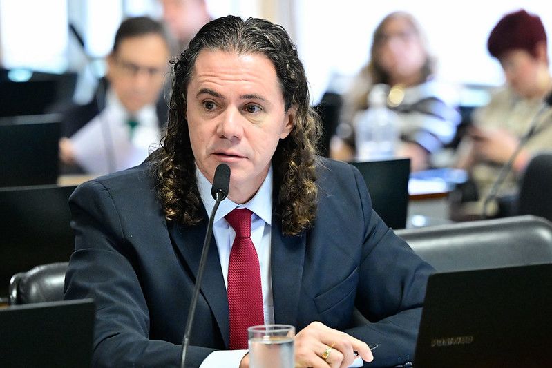 Comissão aprova Relatório de Veneziano que define guarda compartilhada de pets em casos de separação de casais