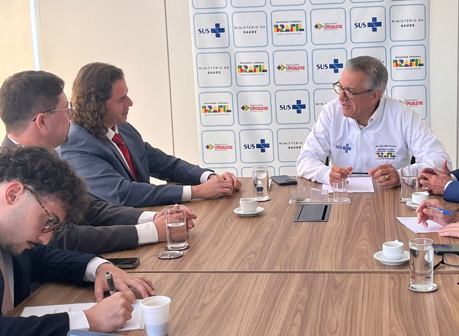 A pedido de Veneziano, Sousa recebe Unidade Móvel do Ministério da Saúde para diagnóstico de câncer de mama e do colo do útero