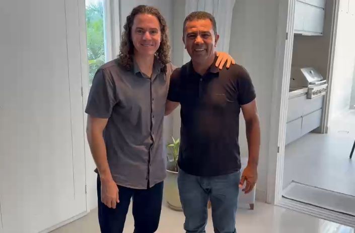 Veneziano recebe apoio à sua reeleição ao Senado do vereador Pastor Luciano Breno, de Campina Grande