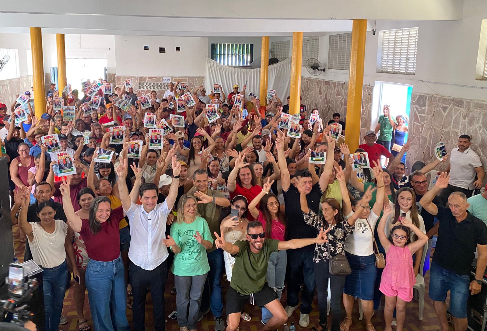 Veneziano recebe apoio à sua reeleição de ex-prefeito, vice-prefeita, vereador e grupo político da cidade de Coremas