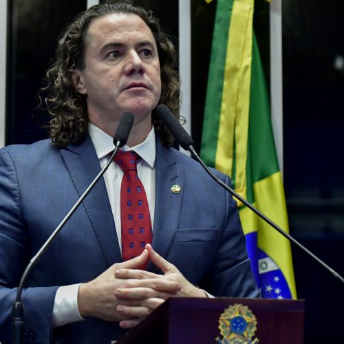 Plenário do Senado Federal durante sessão não deliberativa. Período do expediente.
Em discurso, à tribuna, senador Veneziano Vital do Rêgo (MDB-PB).
Foto: Waldemir Barreto/Agência Senado