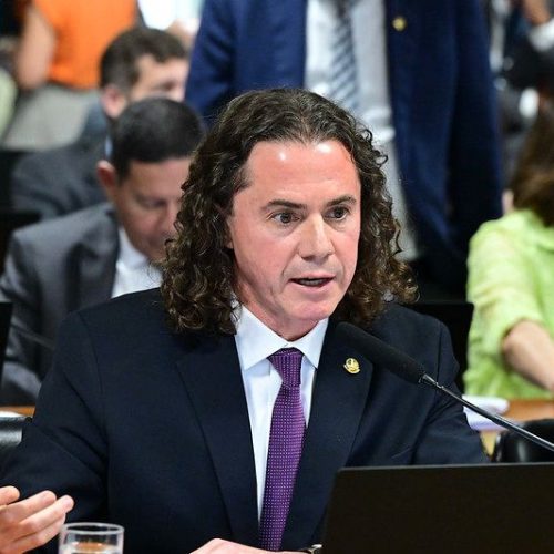 Veneziano volta a cobrar fim da escala 6×1 e defende tramitação “com a celeridade que atenda ao clamor da população”