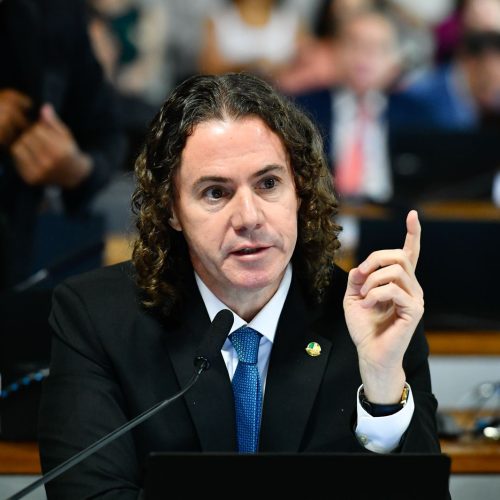 Veneziano cobra votação de punições a devedores contumazes: “a quem interessa que eles continuem a sangrar a economia do Brasil?”