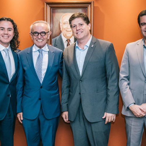 Acompanhado de Veneziano, Cícero é recebido em Brasília pelo presidente nacional do MDB: “reencontro com minha própria história”