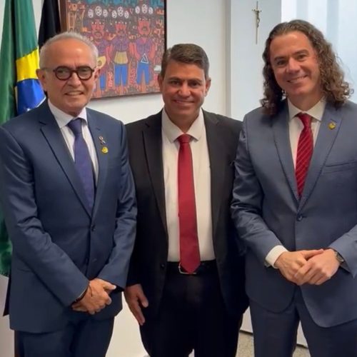Ao lado de Cícero, Veneziano recebe o apoio à sua reeleição do presidente da Câmara de João Pessoa, Dinho Dowsley