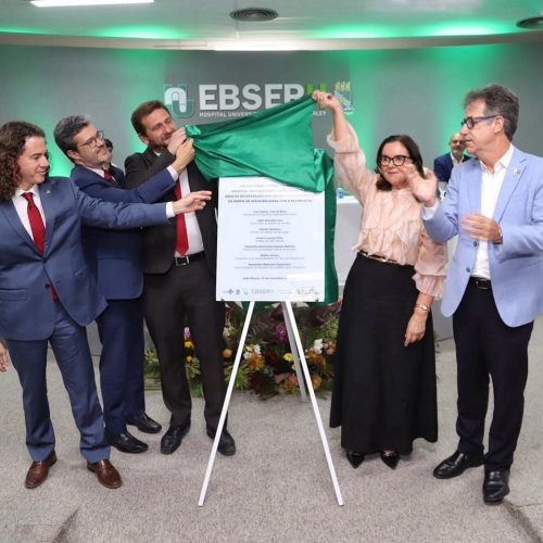 Ao celebrar 45 anos, HU de João Pessoa homenageia Veneziano e Nilda Gondim pelos recursos destinados à instituição