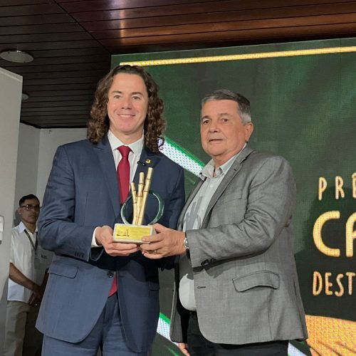 Veneziano recebe homenagem do setor sucroalcoleiro da Paraíba pelo “trabalho firme em defesa dos municípios”