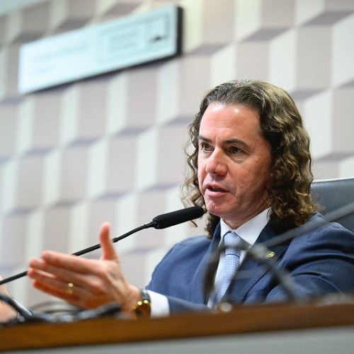 Veneziano anuncia posição favorável à PEC que propõe a jornada de trabalho 5×2, com redução para 36 horas semanais