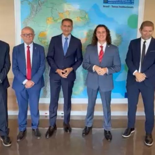 Ministro confirma a Veneziano, Cícero e prefeitos do Vale do Piancó proximidade da licitação para o 3º eixo da transposição na Paraíba