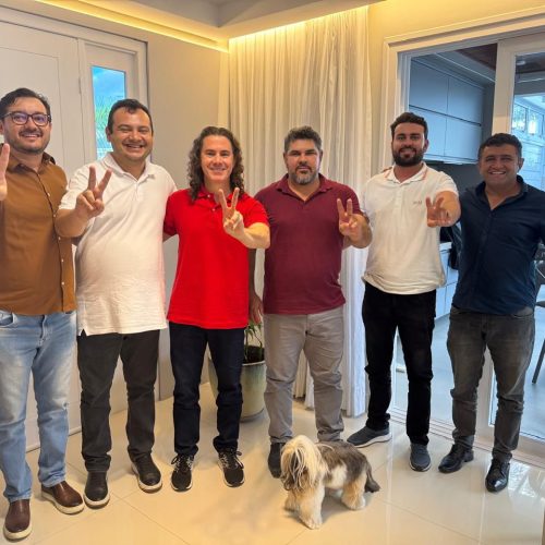 Veneziano recebe o apoio à sua reeleição de grupo político da cidade de Tavares, liderado pelo ex-prefeito Aílton