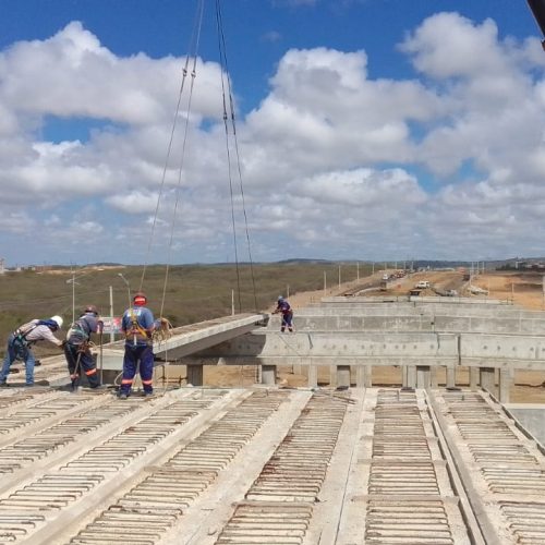 Senador Veneziano inspeciona 3º viaduto da duplicação da BR 230 em Campina Grande e constata celeridade nas obras
