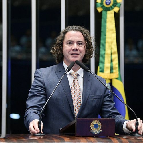 CRM reconhece atuação do Senador Veneziano em prol da saúde dos brasileiros e para o exercício ético da Medicina