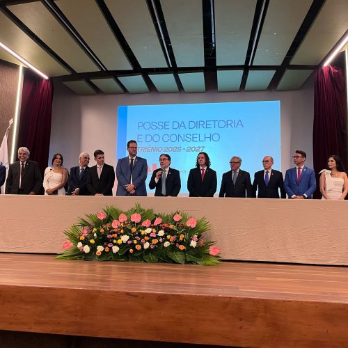 Veneziano participa da posse de Alberto Jorge na OAB CG e destaca qualidades do presidente reeleito