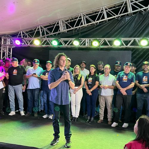 Veneziano participa de eventos em Sumé e Monteiro e destaca articulação com Ministério para beneficiar produtores de leite de cabra