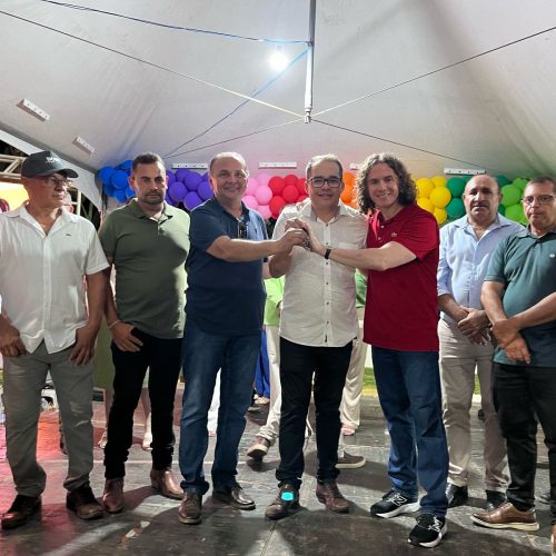 Veneziano participa de entrega de obras com recursos de suas emendas em Natuba e anuncia verba de custeio para novo hospital da cidade