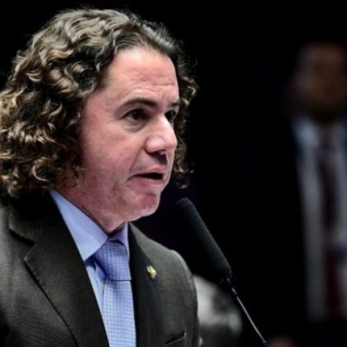 Veneziano atende pipeiros paraibanos e informa repasse de R$ 50 milhões ao Exército para normalizar Operação Carro-Pipa
