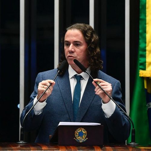 Veneziano exalta aprovação de proteção a crianças em ambientes digitais, mas alerta para a necessidade de proteger todos os usuários