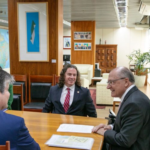 Veneziano se reúne com Geraldo Alckmin para tratar dos efeitos do tarifaço para o setor sucroalcooleiro da Paraíba