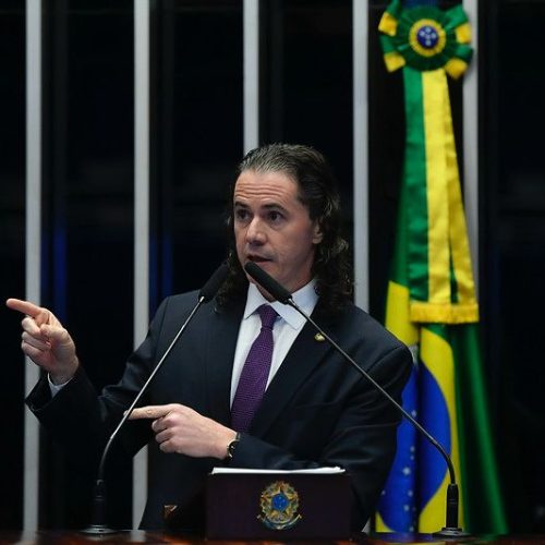 Na tribuna, Veneziano registra 30 anos da partida do ex-governador e ex-senador Antônio Mariz: “legado permanece vivo”