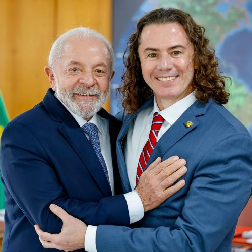 Veneziano participa de anúncio no Palácio do Planalto que garantiu R$ 75 milhões à Paraíba, fruto de sua interlocução junto ao governo