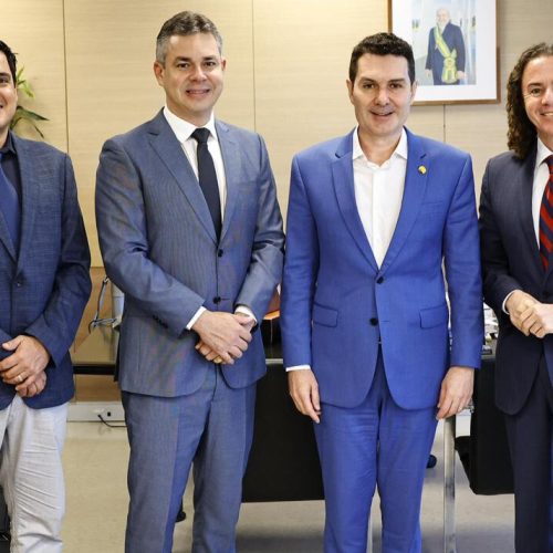 Veneziano acompanha prefeito de Cabedelo em audiência no Ministério das Cidades para tratar de obras de drenagem